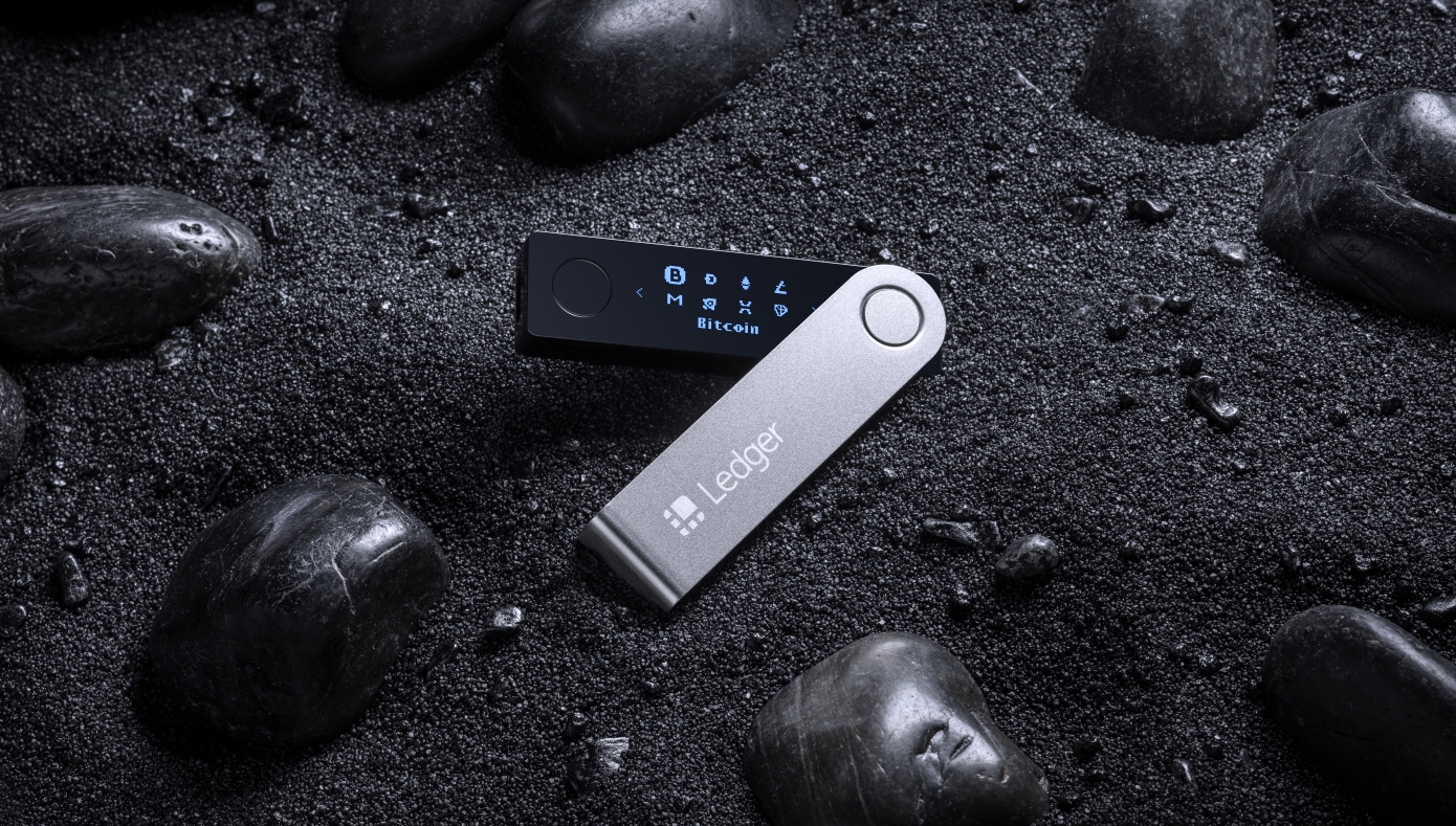 "Why I use a hardware crypto wallet and how it can protect you too" Featured image